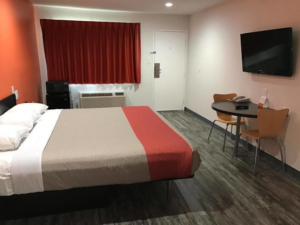 Motel 6-Barstow, Ca - Route 66 Exterior photo
